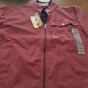 Mens lightweight jacket size medium/ Mountain and